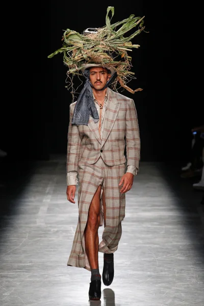 Look 47